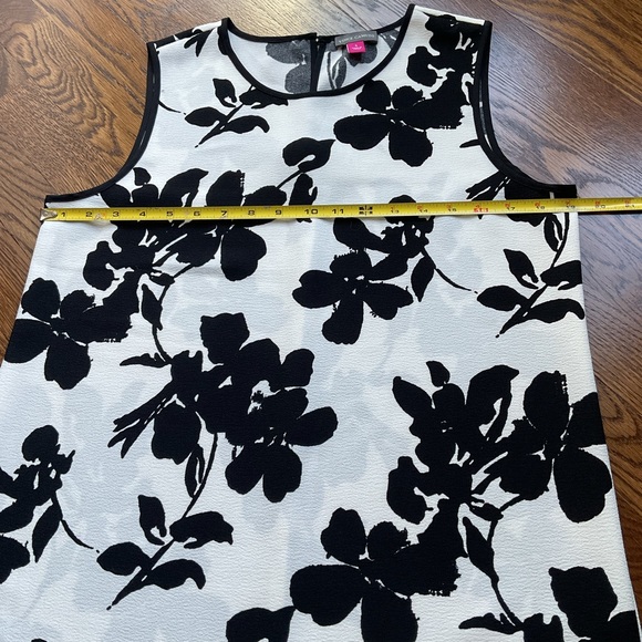 Vince Camuto top - Picture 7 of 10